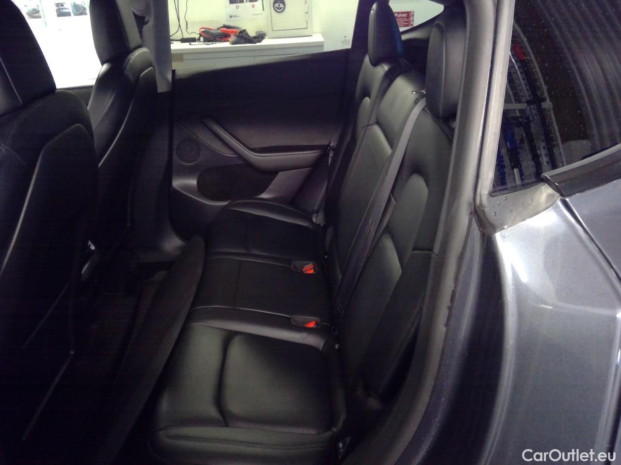 Tesla  Model Y  75kWh Long-Range AWD #13