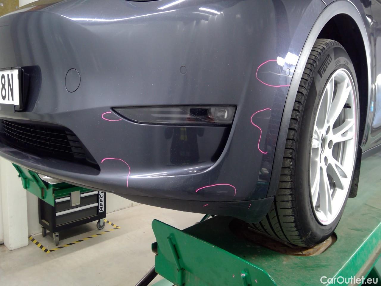 Tesla  Model Y  75kWh Long-Range AWD #17