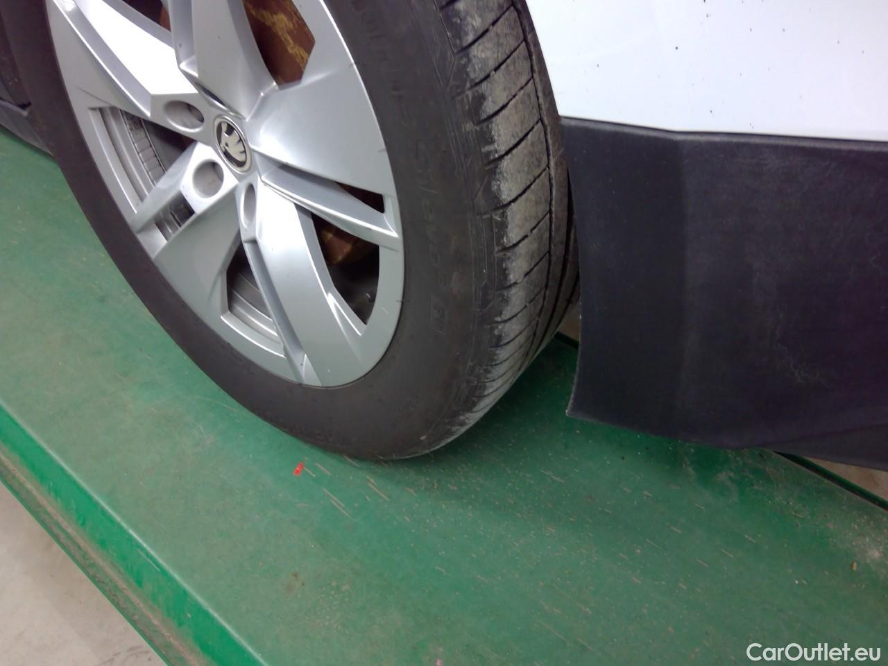 Skoda  ENYAQ  iV80 5d #16