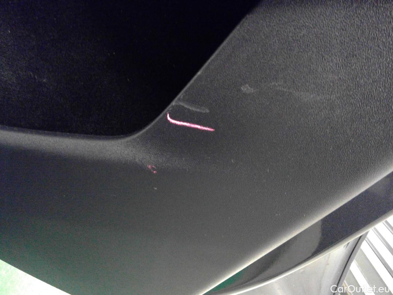 Tesla  Model Y  75kWh Long-Range AWD #43