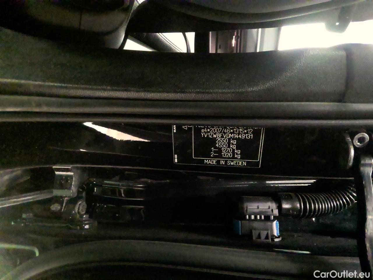 Volvo  V60  T6 AWD Inscript.Rechar.Aut #18