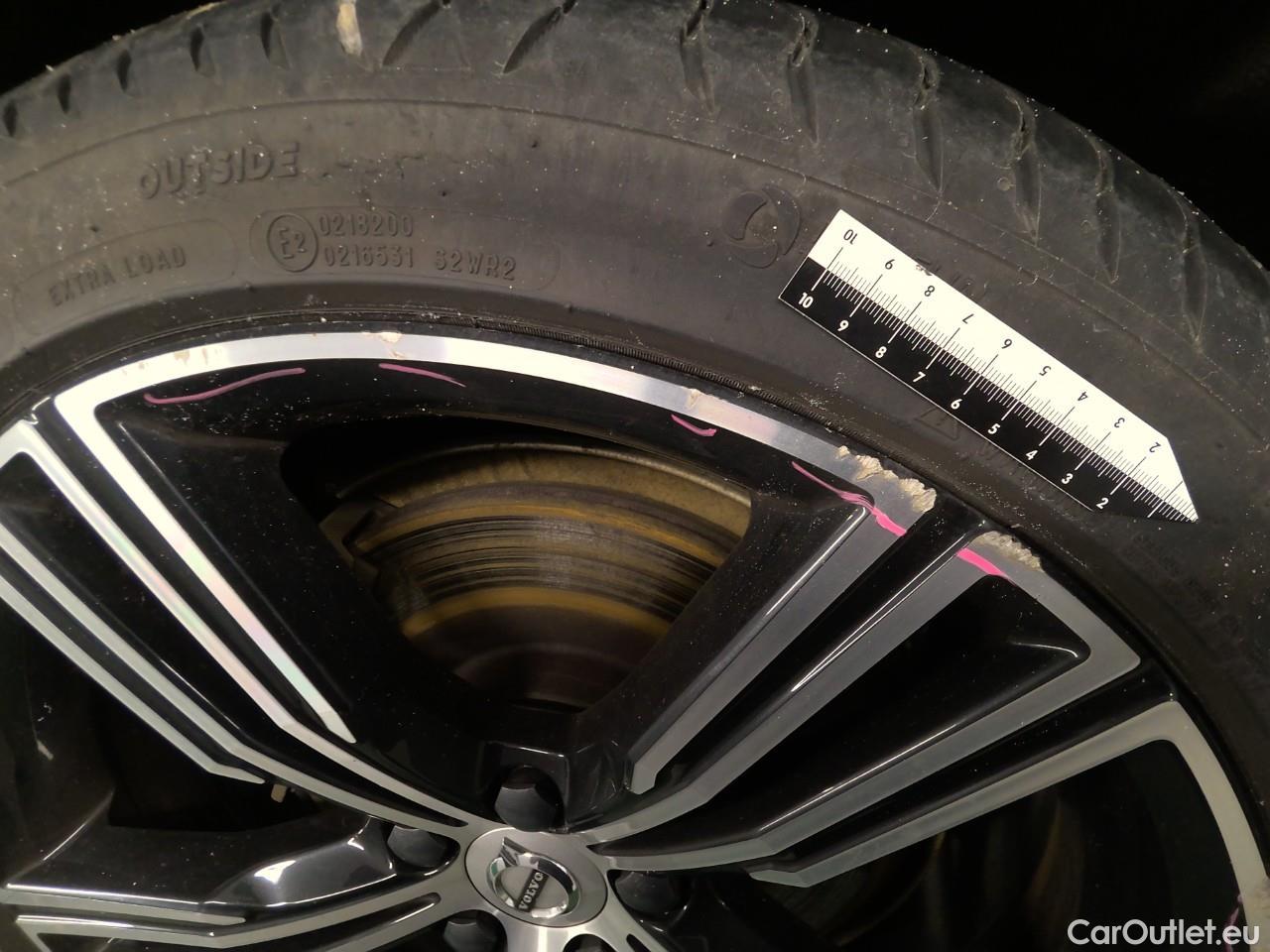 Volvo  V60  T6 AWD Inscript.Rechar.Aut #16