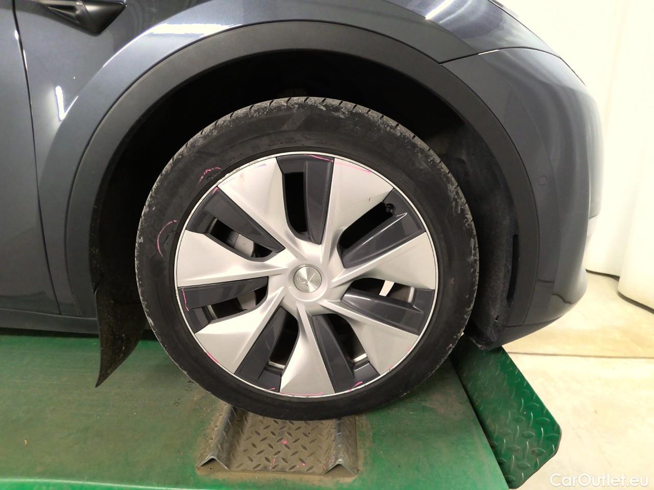 Tesla  Model Y  75kWh Long-Range AWD #14