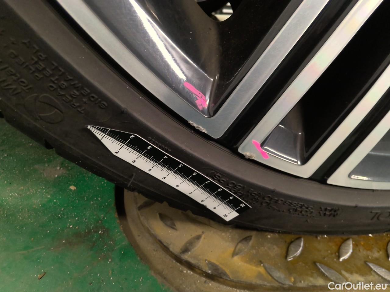 Volvo  V60  T6 AWD Inscript.Rechar.Aut #9