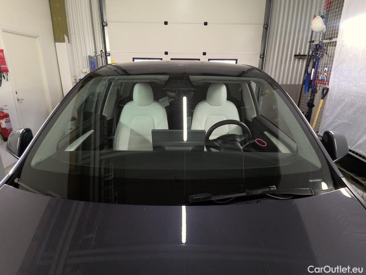 Tesla  Model Y  75kWh Long-Range AWD #26