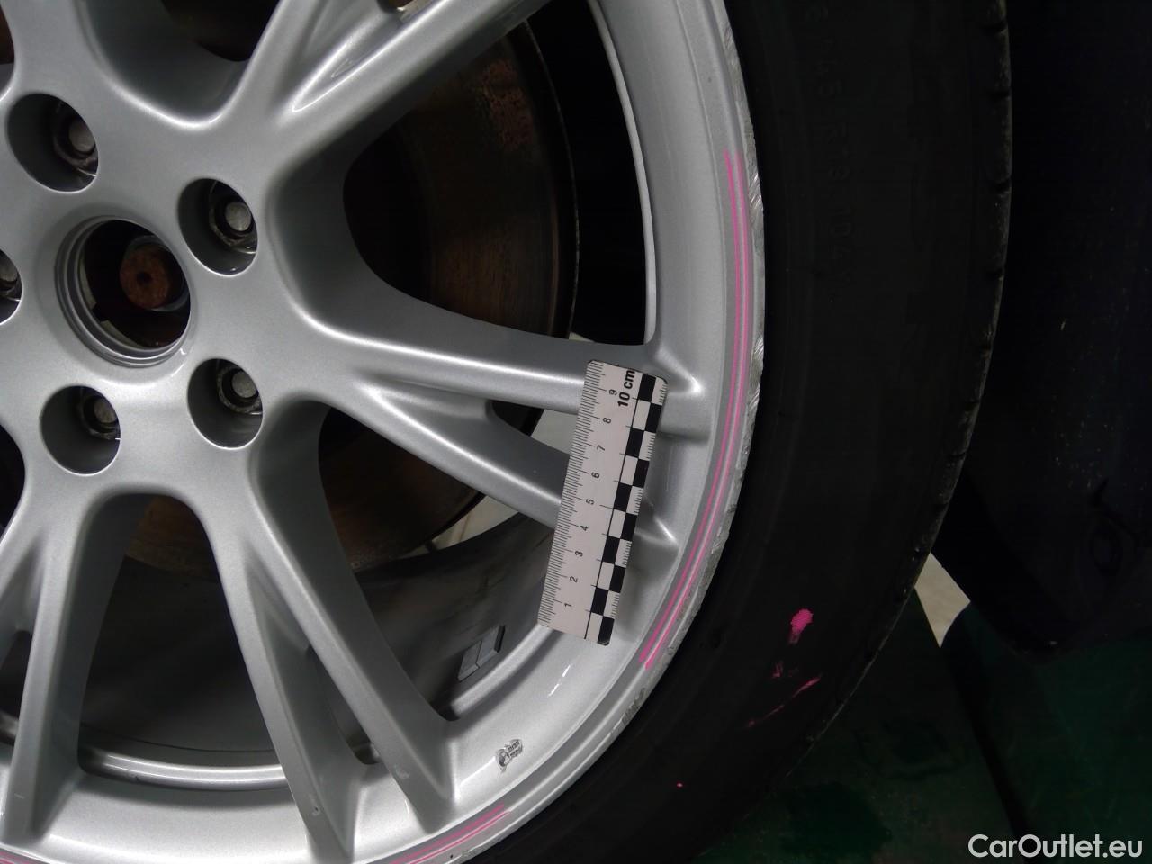 Tesla  Model Y  75kWh Long-Range AWD #49