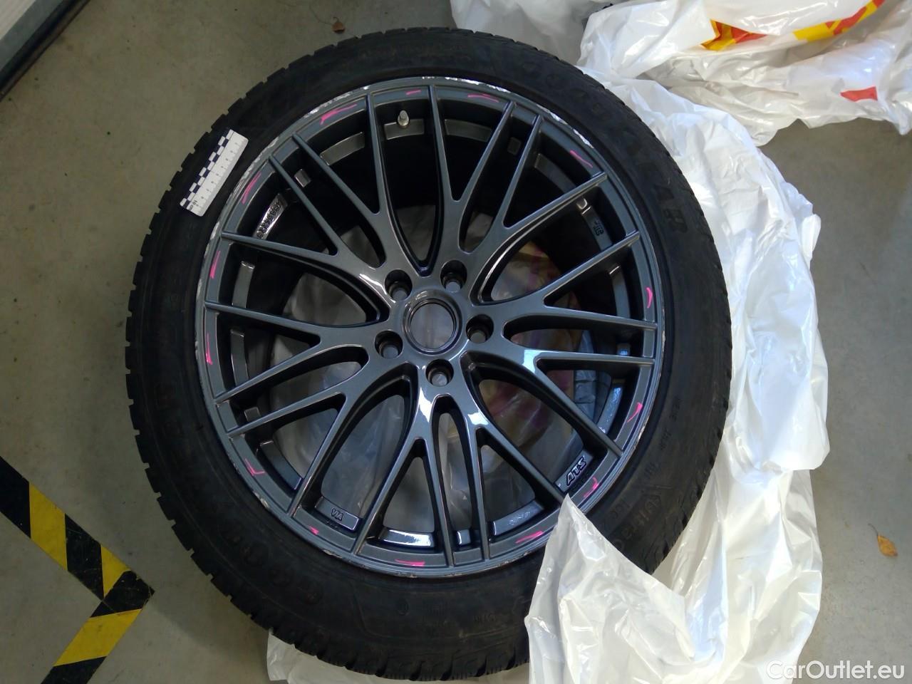 Tesla  Model Y  75kWh Long-Range AWD #1