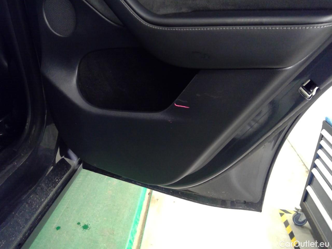 Tesla  Model Y  75kWh Long-Range AWD #42