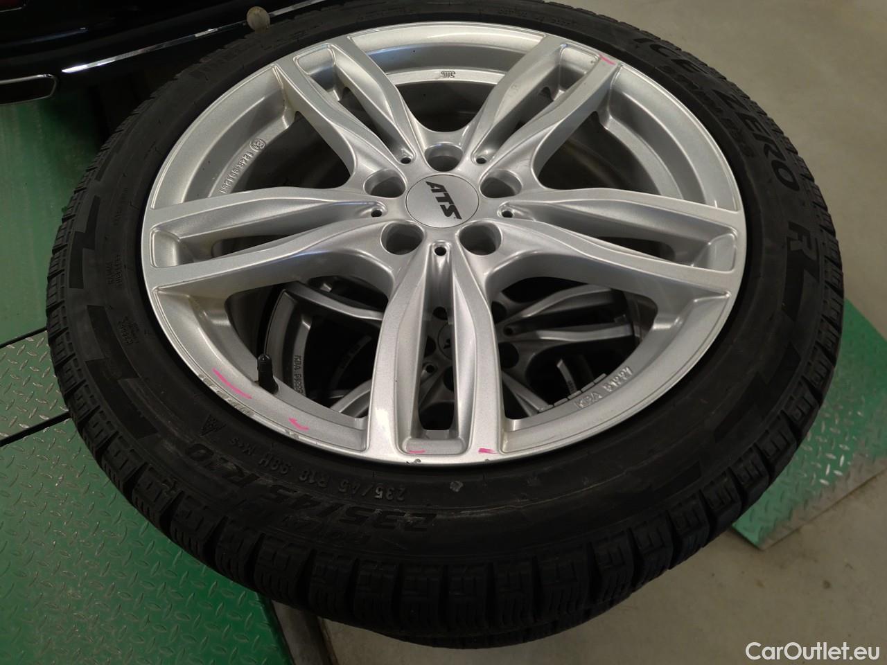 Volvo  V60  T6 AWD Inscript.Rechar.Aut #2