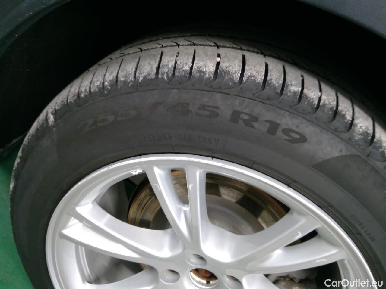 Tesla  Model Y  75kWh Long-Range AWD #11