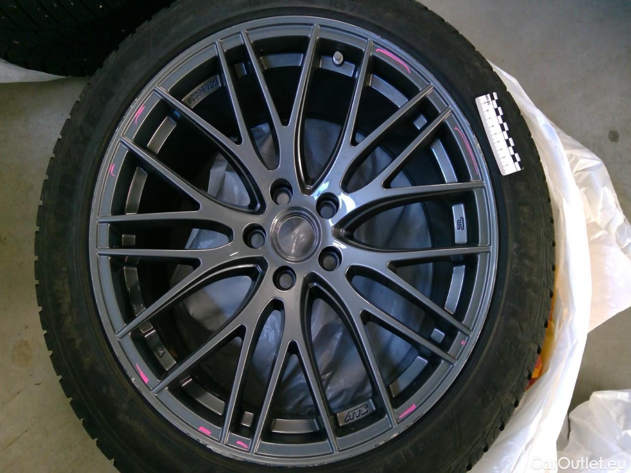 Tesla  Model Y  75kWh Long-Range AWD #5