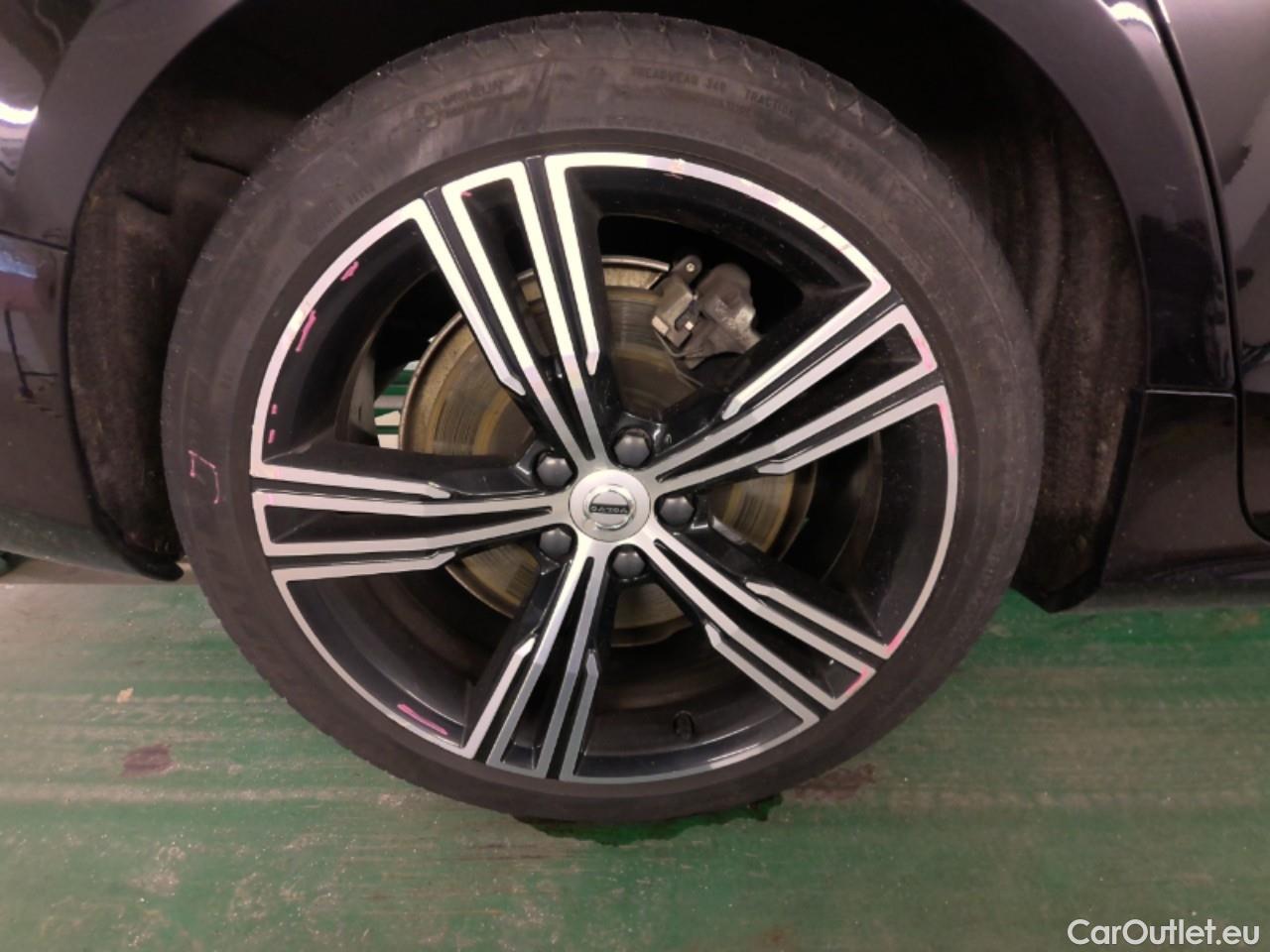 Volvo  V60  T6 AWD Inscript.Rechar.Aut #19