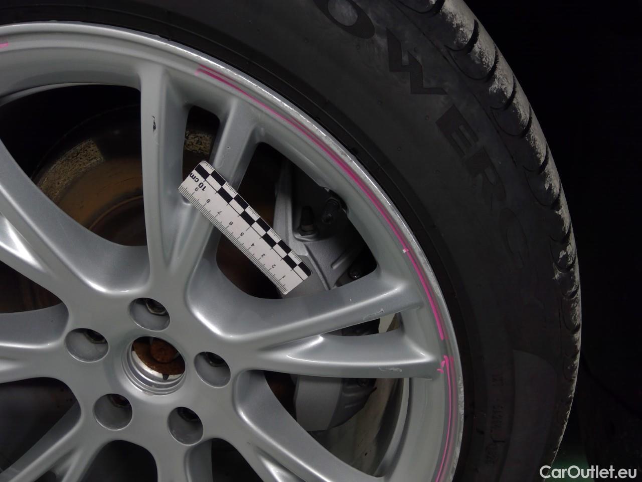 Tesla  Model Y  75kWh Long-Range AWD #21