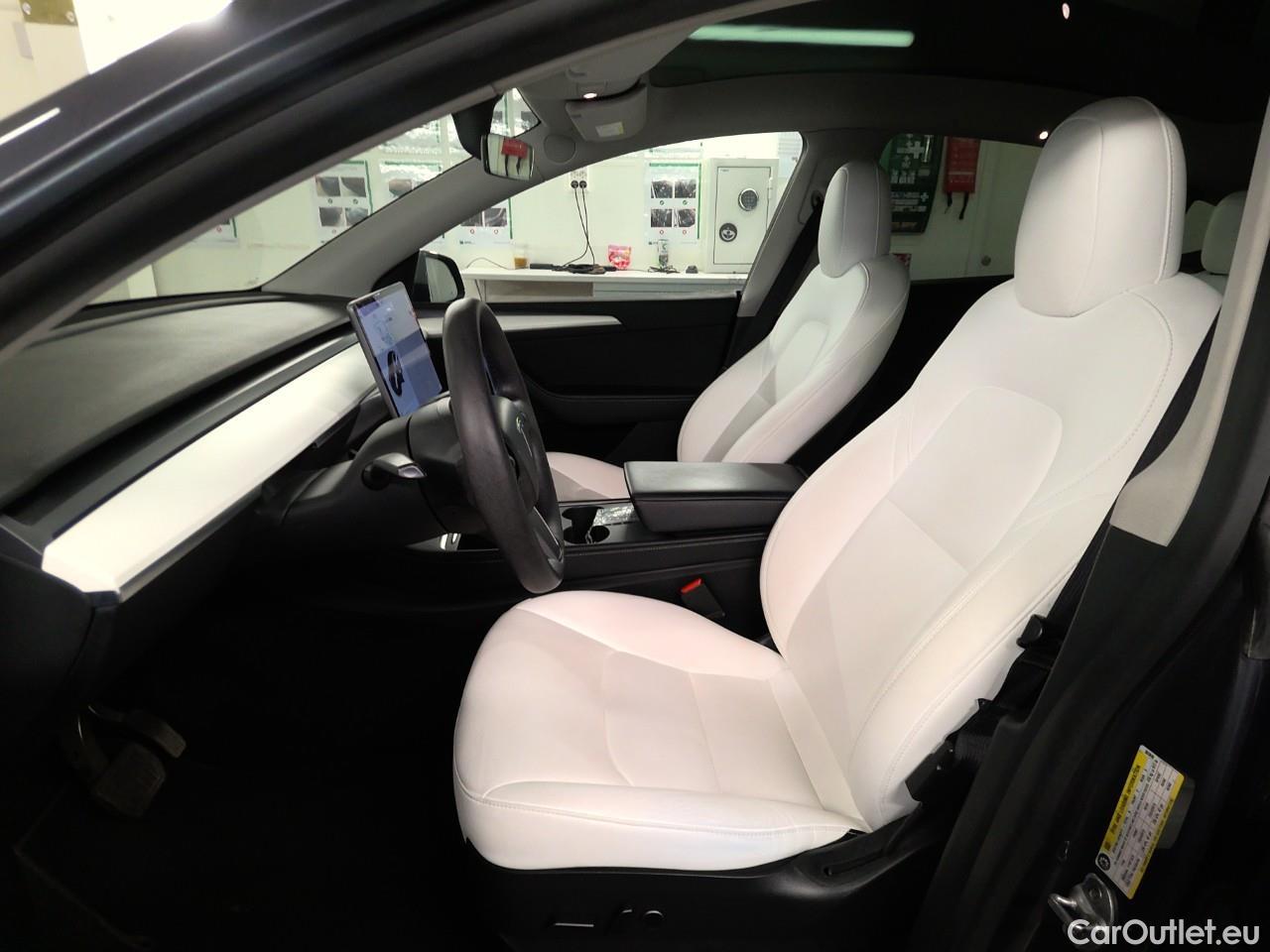 Tesla  Model Y  75kWh Long-Range AWD #5