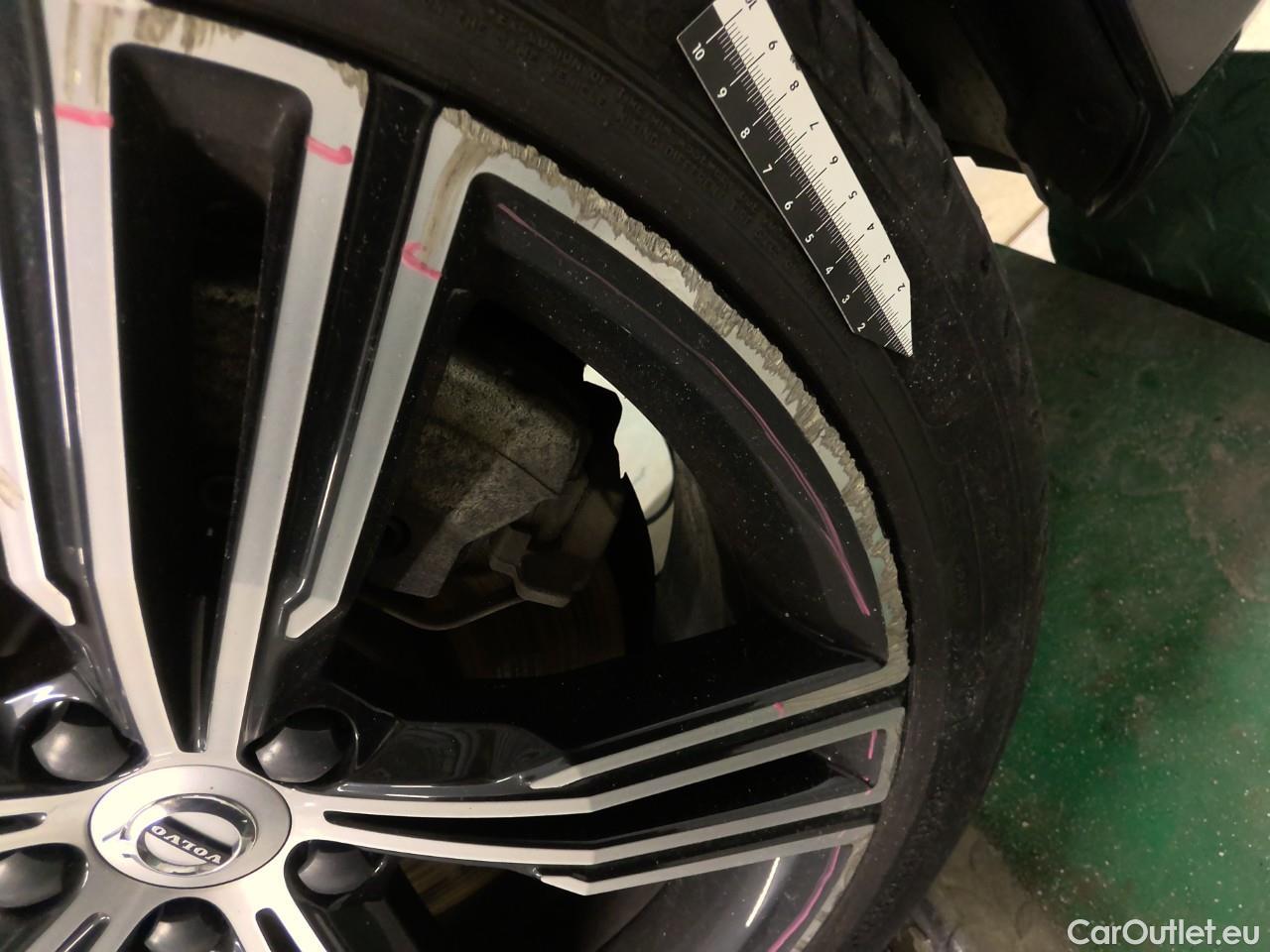 Volvo  V60  T6 AWD Inscript.Rechar.Aut #29