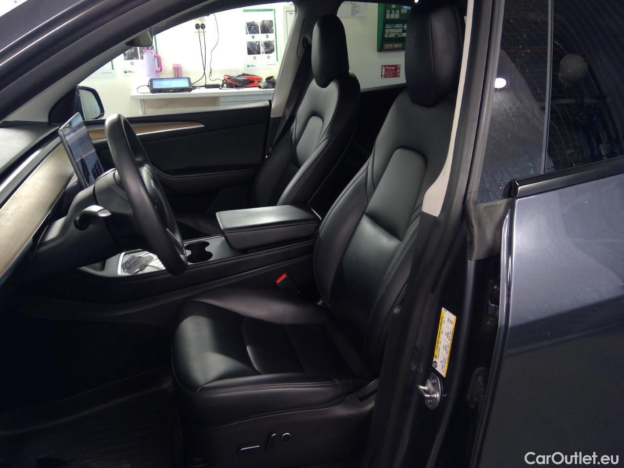 Tesla  Model Y  75kWh Long-Range AWD #7