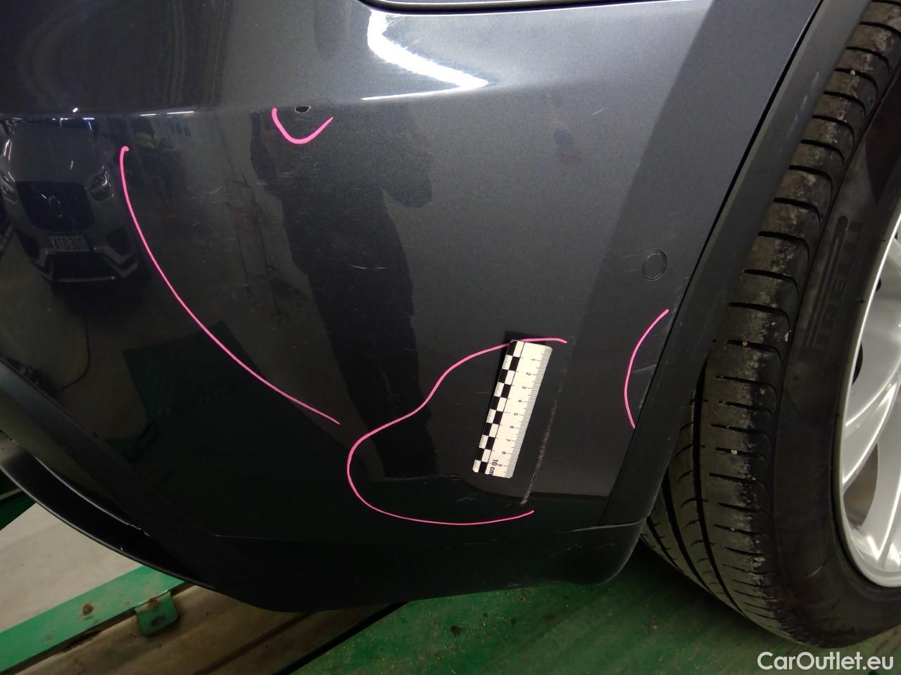 Tesla  Model Y  75kWh Long-Range AWD #31