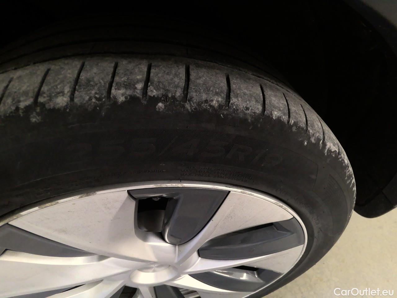 Tesla  Model Y  75kWh Long-Range AWD #15