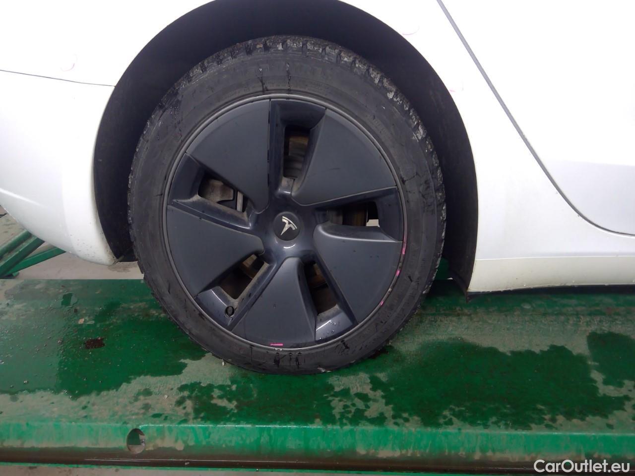 Tesla  Model 3  75kWh Long-Range #17