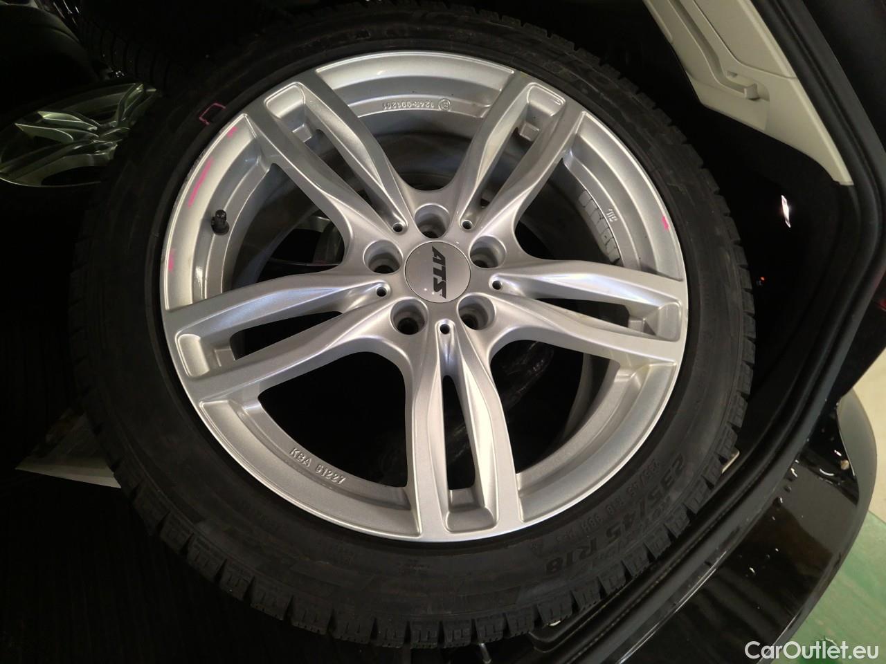 Volvo  V60  T6 AWD Inscript.Rechar.Aut #6