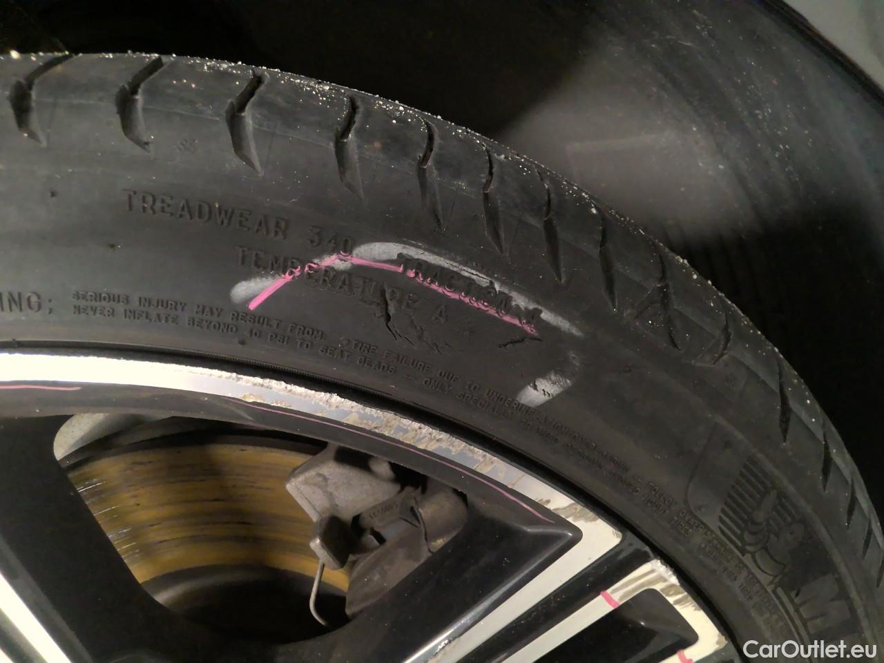 Volvo  V60  T6 AWD Inscript.Rechar.Aut #27