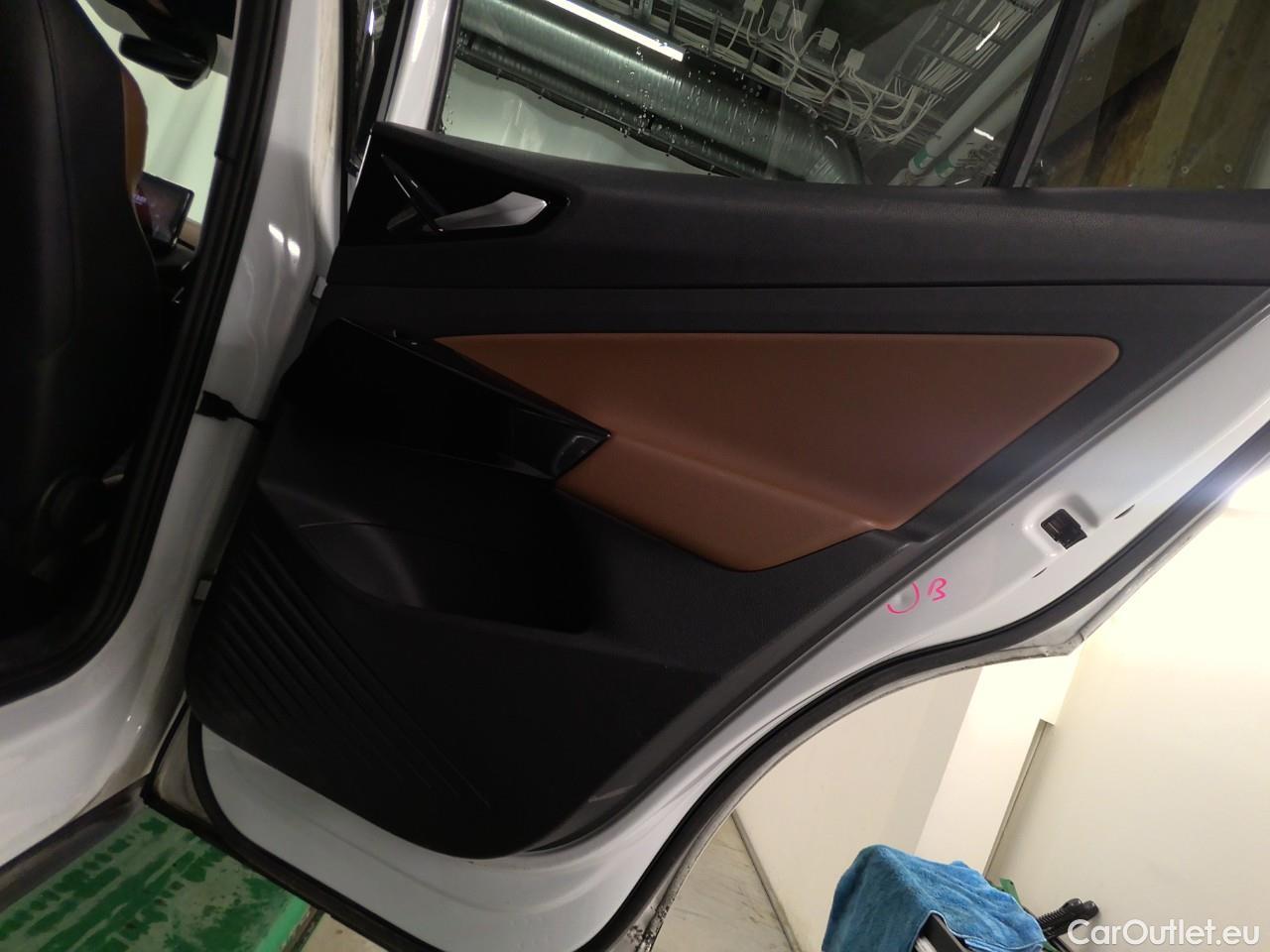 Volkswagen  ID.4  EV 77kWh Business #8