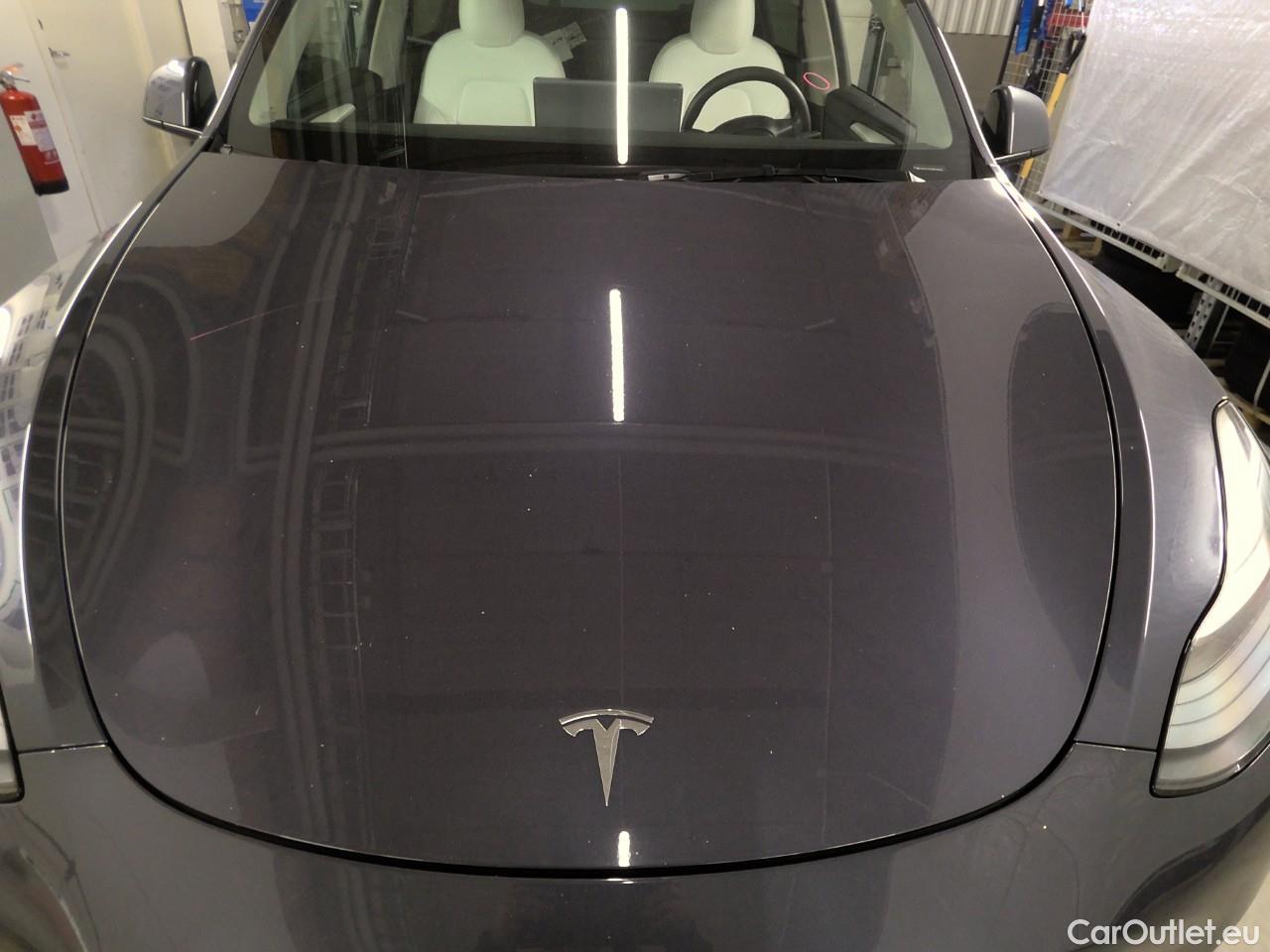 Tesla  Model Y  75kWh Long-Range AWD #29