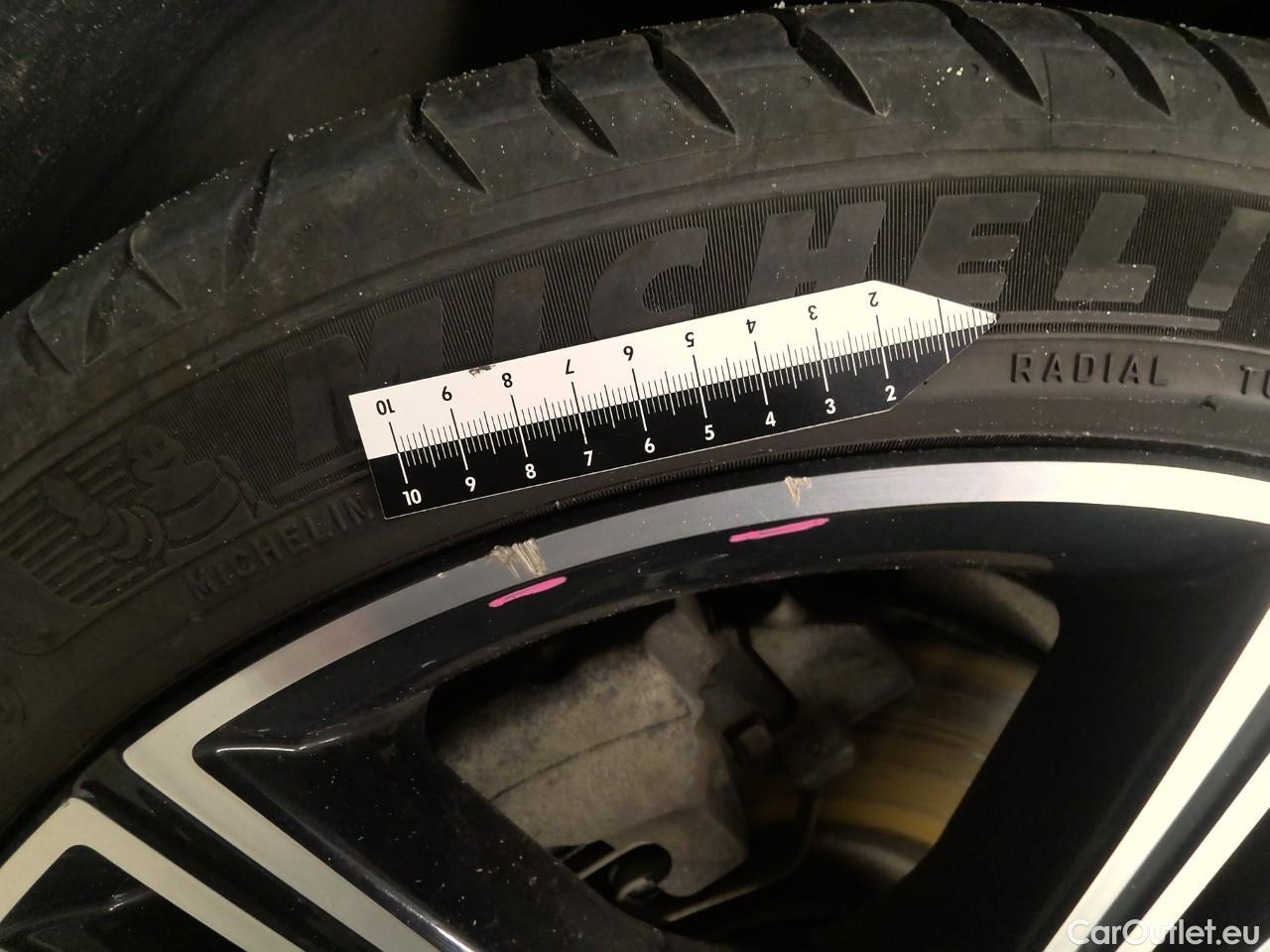 Volvo  V60  T6 AWD Inscript.Rechar.Aut #11