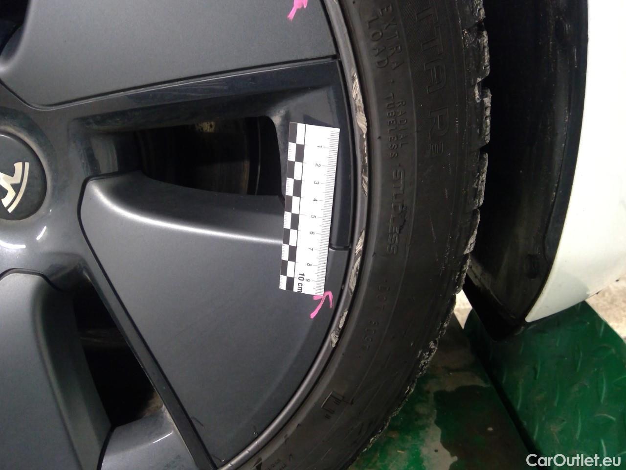 Tesla  Model 3  75kWh Long-Range #21