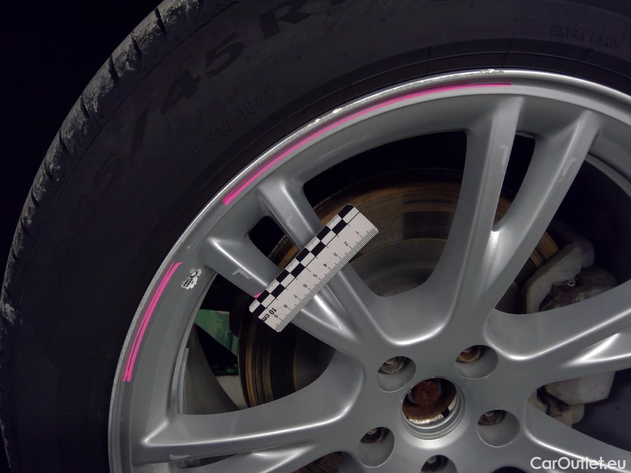 Tesla  Model Y  75kWh Long-Range AWD #30