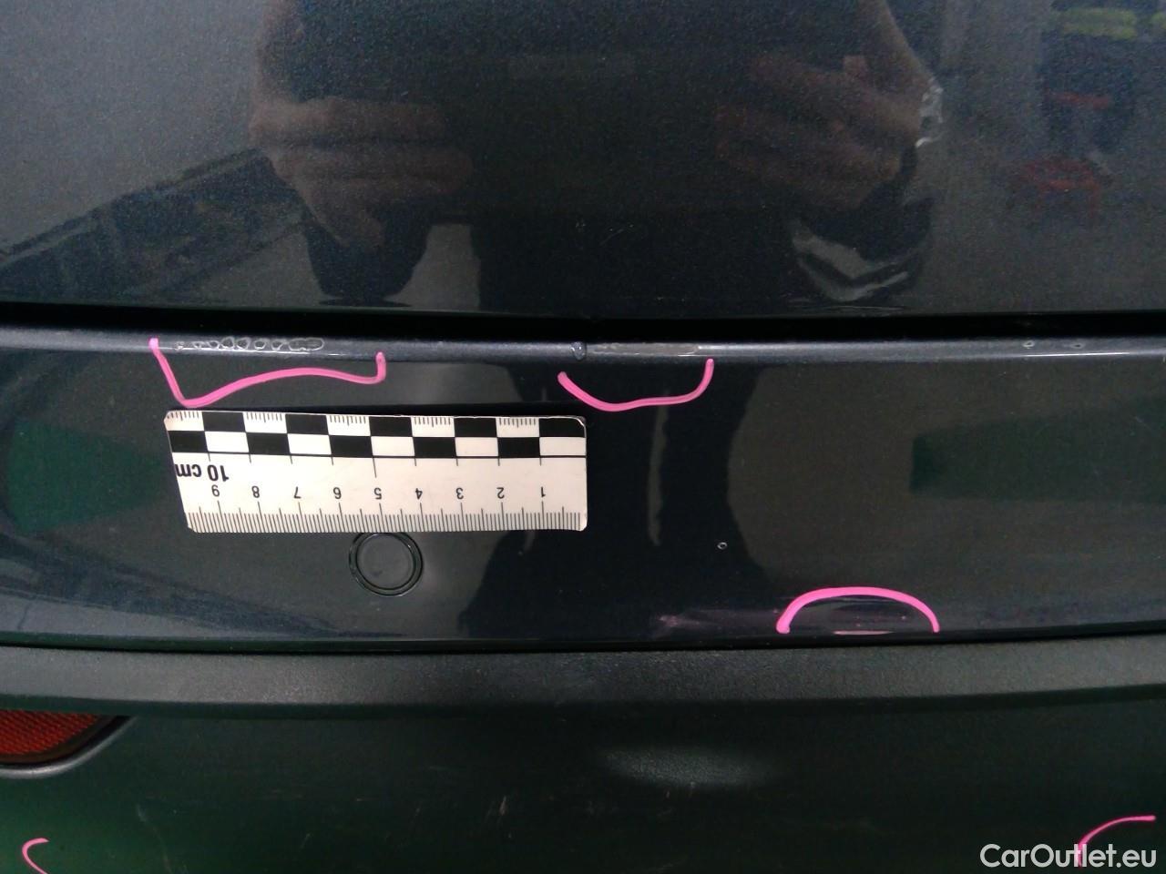 Tesla  Model Y  75kWh Long-Range AWD #32