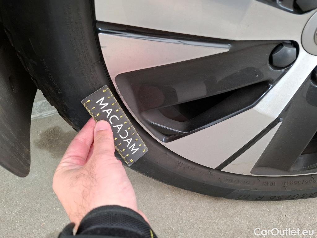 Volvo  XC 40 VOLVO XC40 / 2022 / 5P / SUV Recharge T5 262 DCT7 Start #19