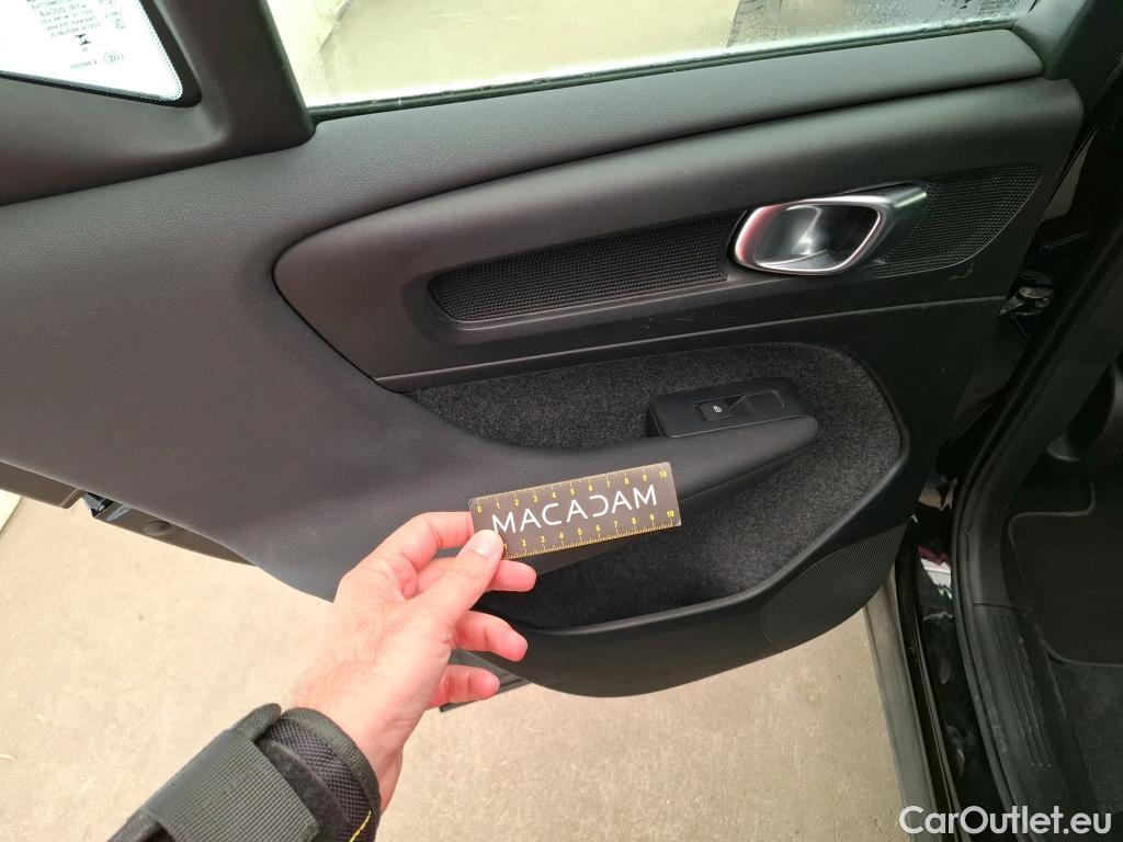 Volvo  XC 40 VOLVO XC40 / 2022 / 5P / SUV Recharge T5 262 DCT7 Start #6