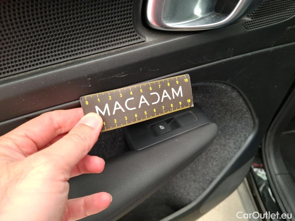 Volvo  XC 40 VOLVO XC40 / 2022 / 5P / SUV Recharge T5 262 DCT7 Start #7