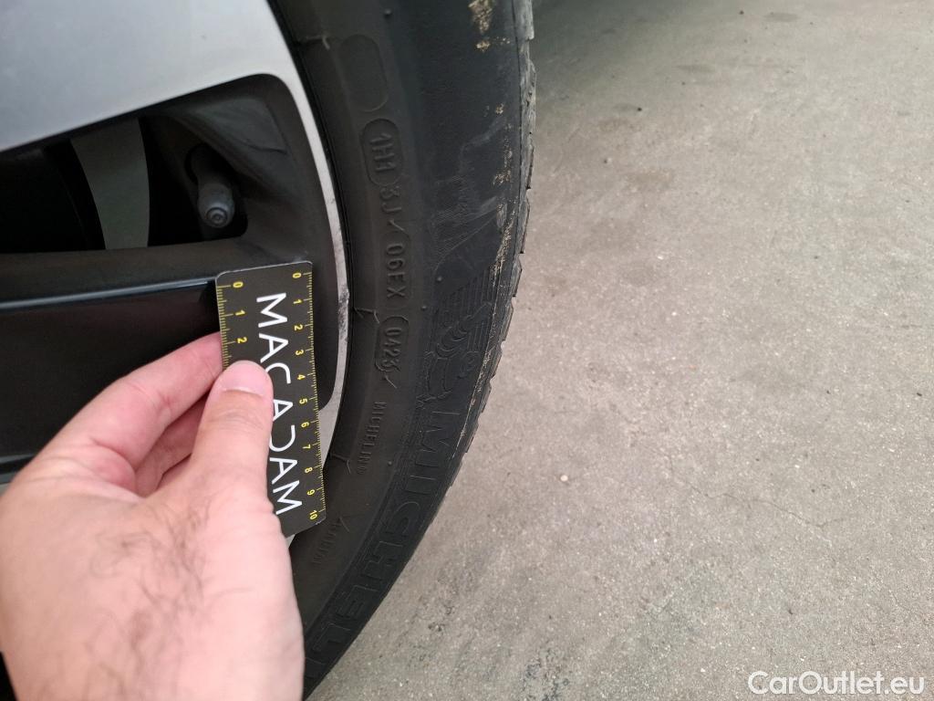 Volvo  XC 40 VOLVO XC40 / 2022 / 5P / SUV Recharge T5 262 DCT7 Start #20