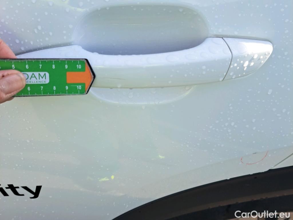  Peugeot  2008 PEUGEOT  / 2019 / 5P / todoterreno Active BlueHDI 81kW (110CV) #46