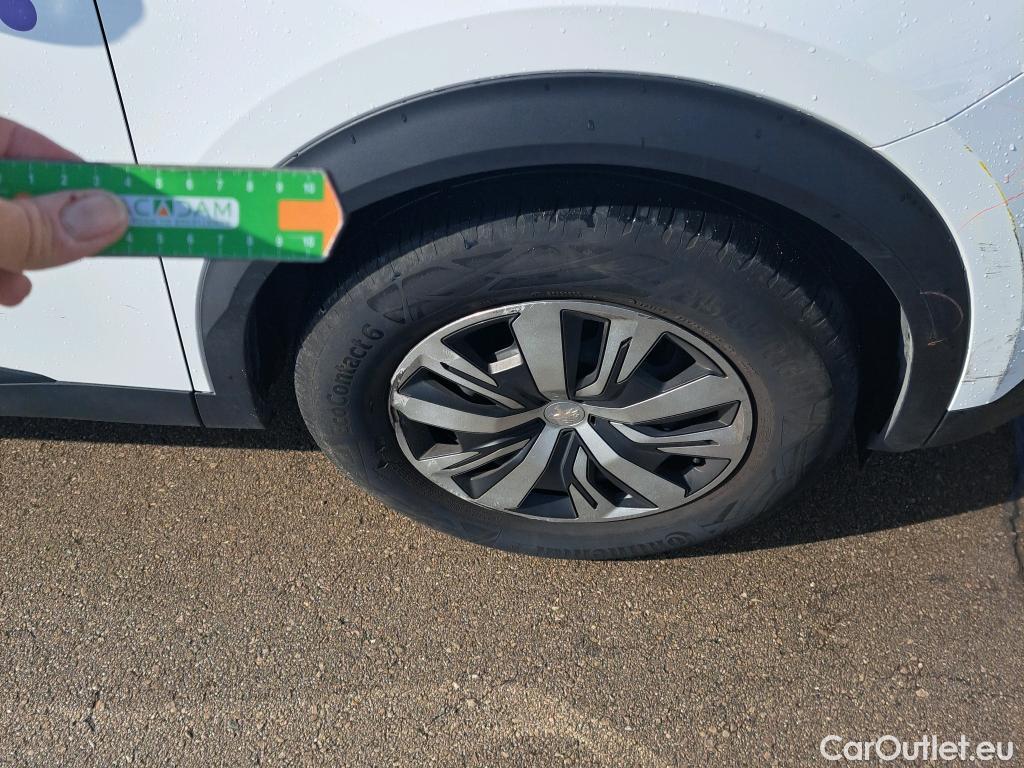  Peugeot  2008 PEUGEOT  / 2019 / 5P / todoterreno Active BlueHDI 81kW (110CV) #33