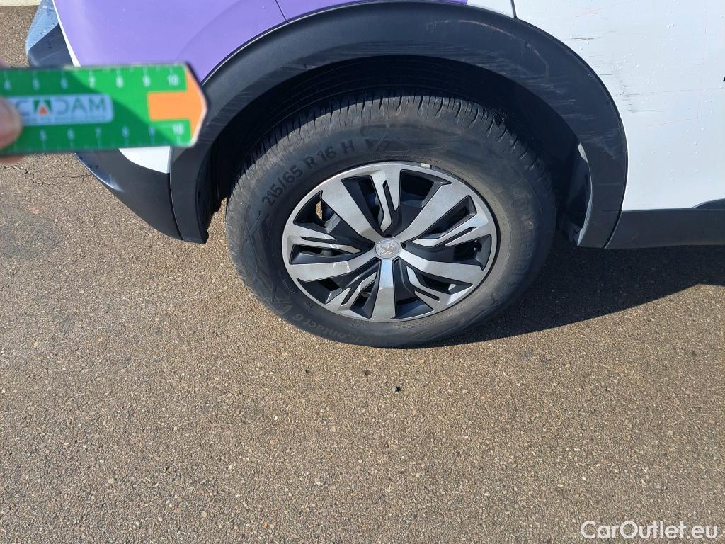  Peugeot  2008 PEUGEOT  / 2019 / 5P / todoterreno Active BlueHDI 81kW (110CV) #29