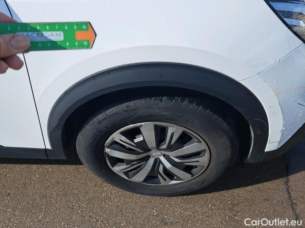  Peugeot  2008 PEUGEOT  / 2019 / 5P / todoterreno Active BlueHDI 81kW (110CV) #39