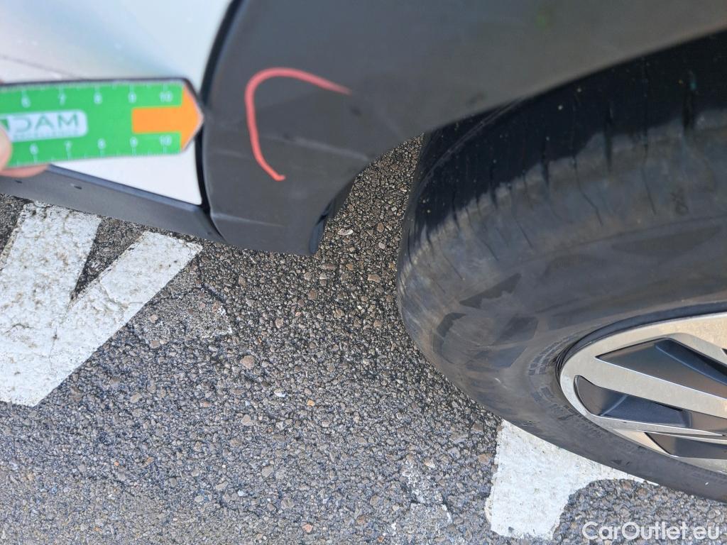  Peugeot  2008 PEUGEOT  / 2019 / 5P / todoterreno Active BlueHDI 81kW (110CV) #44