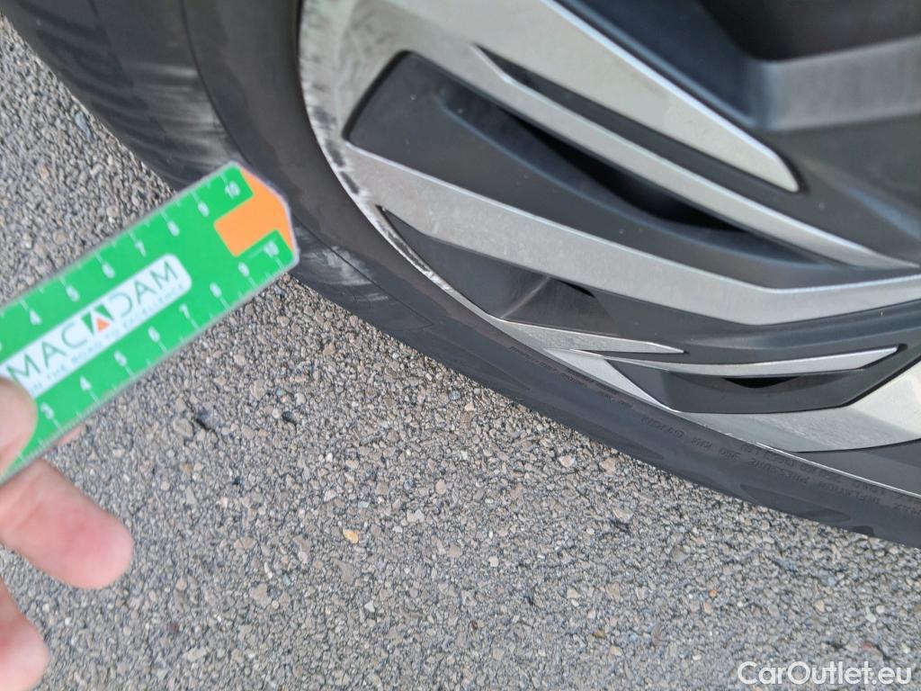  Peugeot  2008 PEUGEOT  / 2019 / 5P / todoterreno Active BlueHDI 81kW (110CV) #32