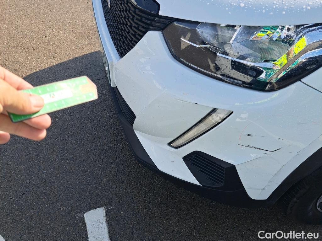  Peugeot  2008 PEUGEOT  / 2019 / 5P / todoterreno Active BlueHDI 81kW (110CV) #24