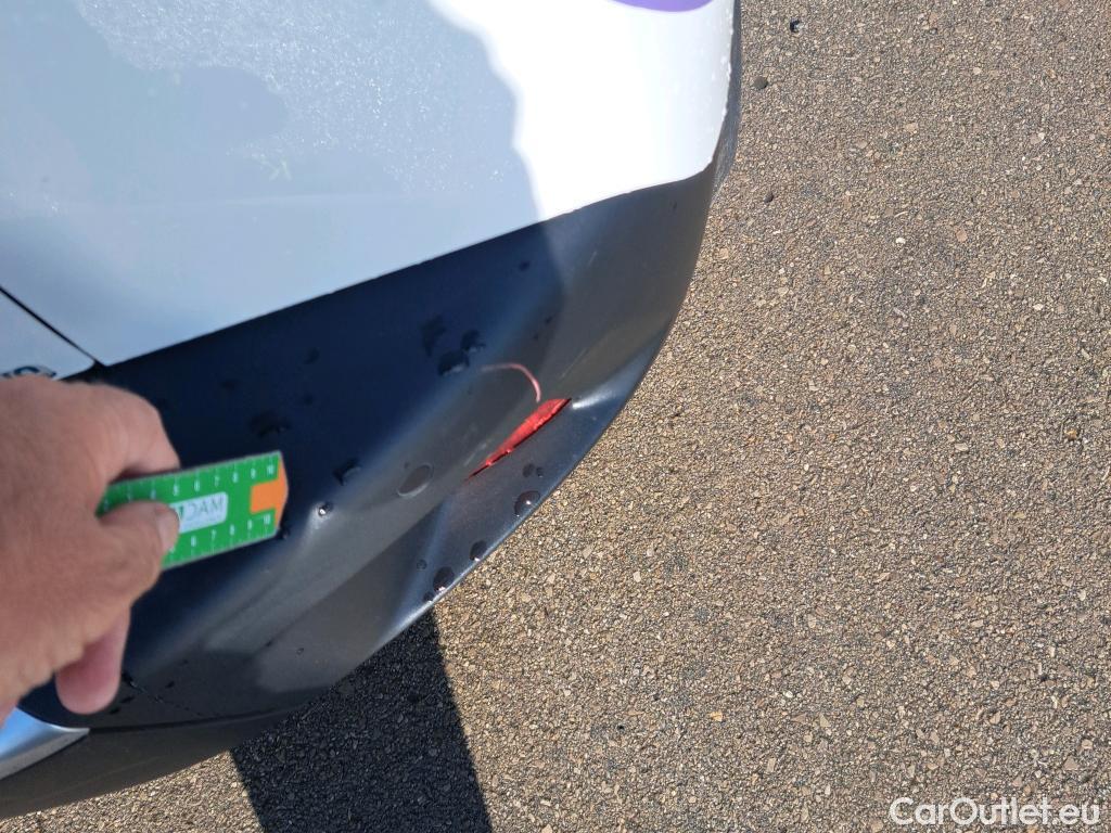  Peugeot  2008 PEUGEOT  / 2019 / 5P / todoterreno Active BlueHDI 81kW (110CV) #23