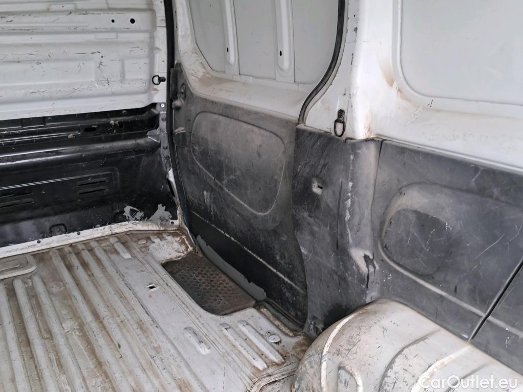  Nissan  NV300 NISSAN  / 2016 / 4P / furgón 2.0dCi 88kW (120CV) L1H1 1T Optima #40