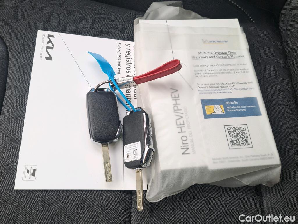 KIA  Niro KIA  / 2019 / 5P / crossover 1.6 GDi PHEV 104kW (141CV) Drive #9