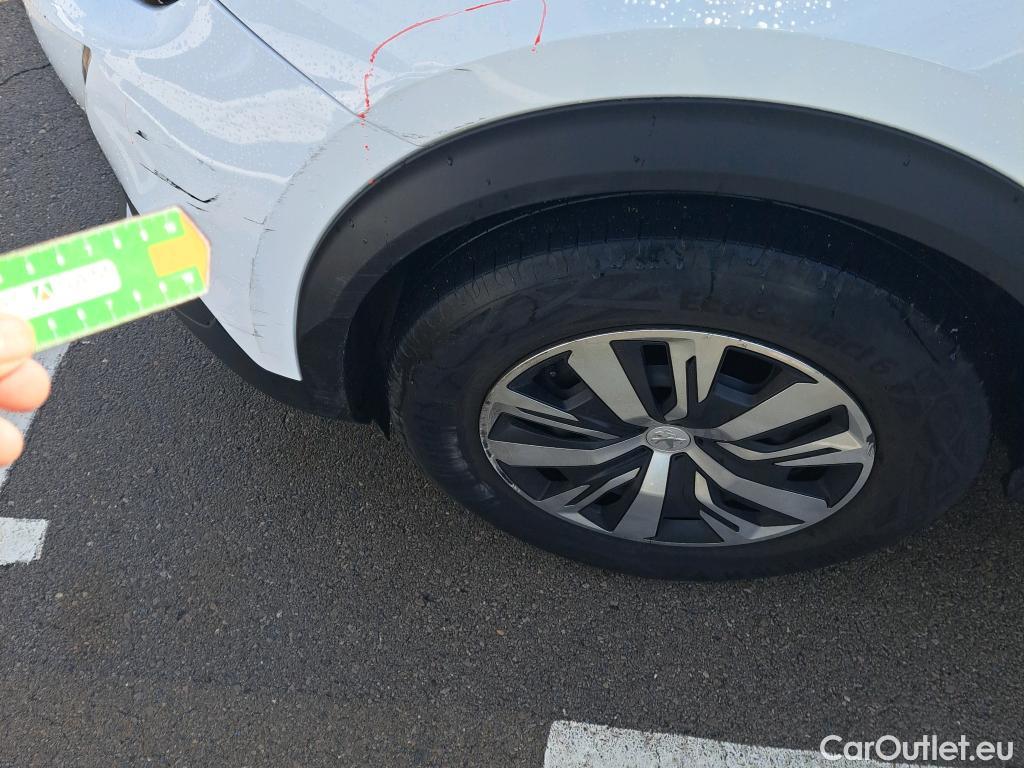  Peugeot  2008 PEUGEOT  / 2019 / 5P / todoterreno Active BlueHDI 81kW (110CV) #37