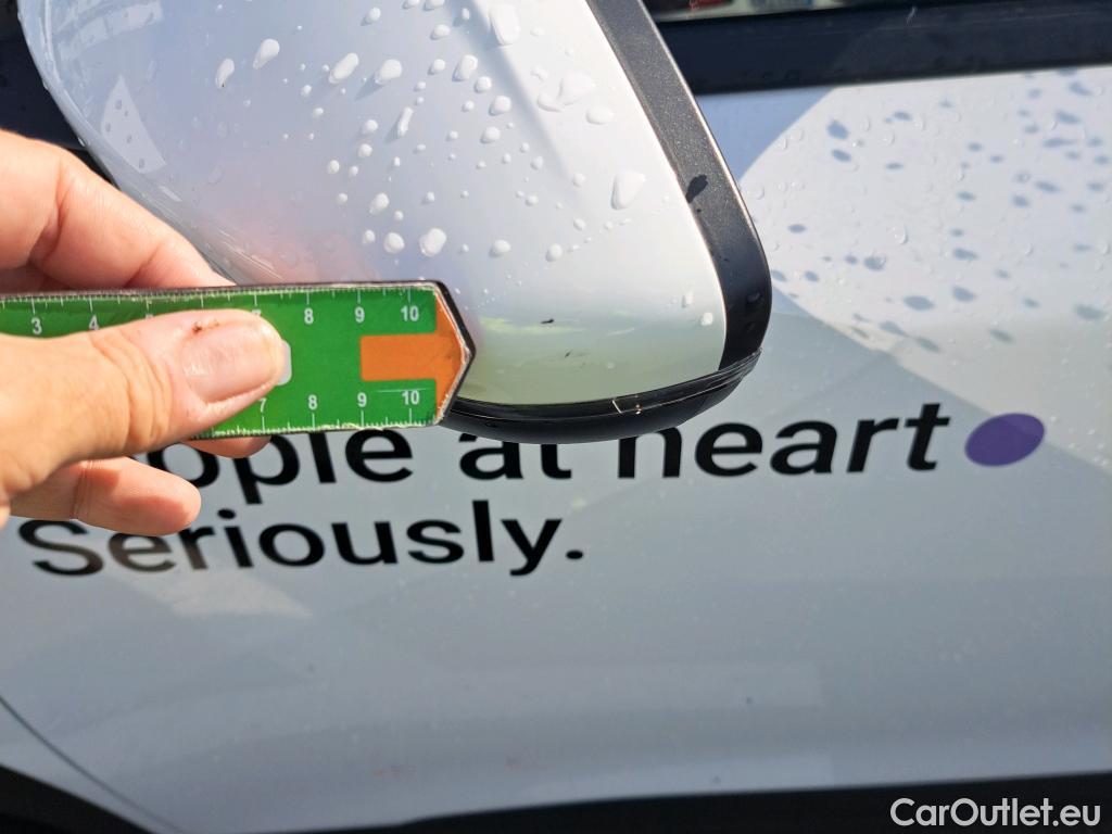  Peugeot  2008 PEUGEOT  / 2019 / 5P / todoterreno Active BlueHDI 81kW (110CV) #48