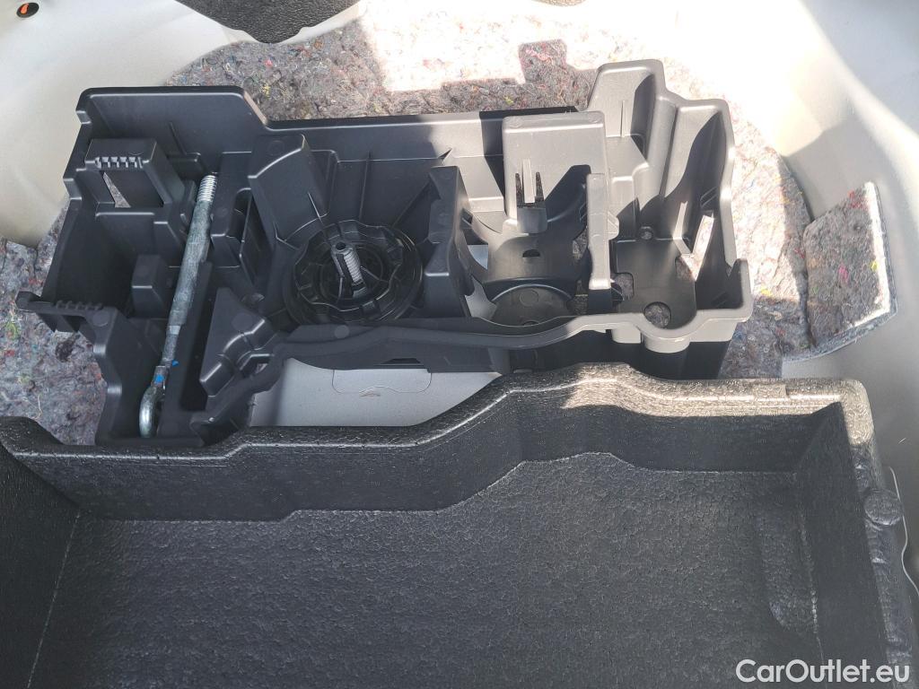  Peugeot  2008 PEUGEOT  / 2019 / 5P / todoterreno Active BlueHDI 81kW (110CV) #10