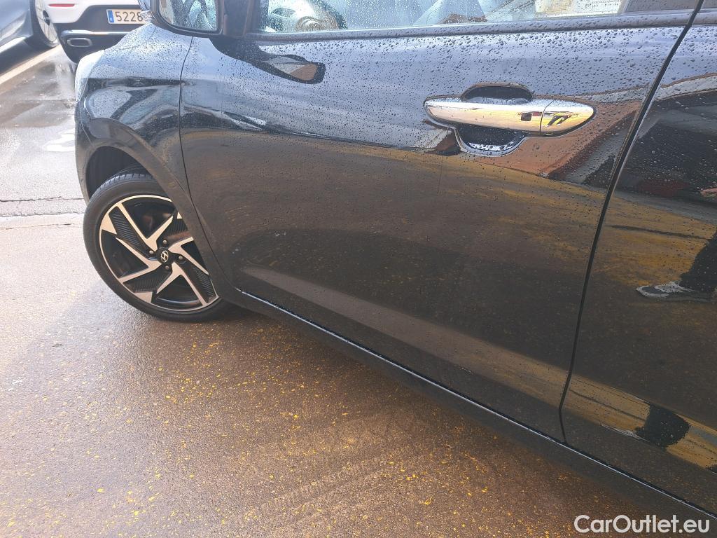 Hyundai  i10 HYUNDAI  / 2020 / 5P / berlina con portón 1.0 Tecno #22