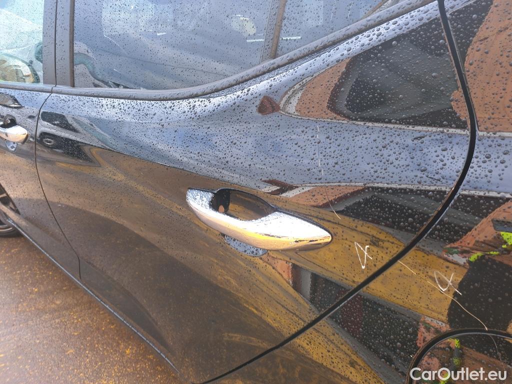 Hyundai  i10 HYUNDAI  / 2020 / 5P / berlina con portón 1.0 Tecno #16